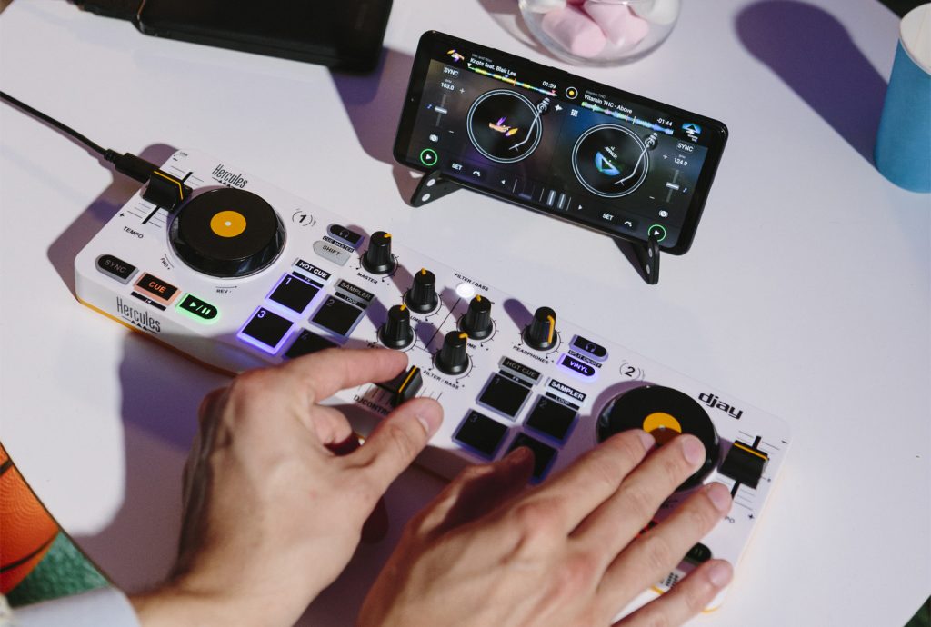 DJControl Mix - image 2